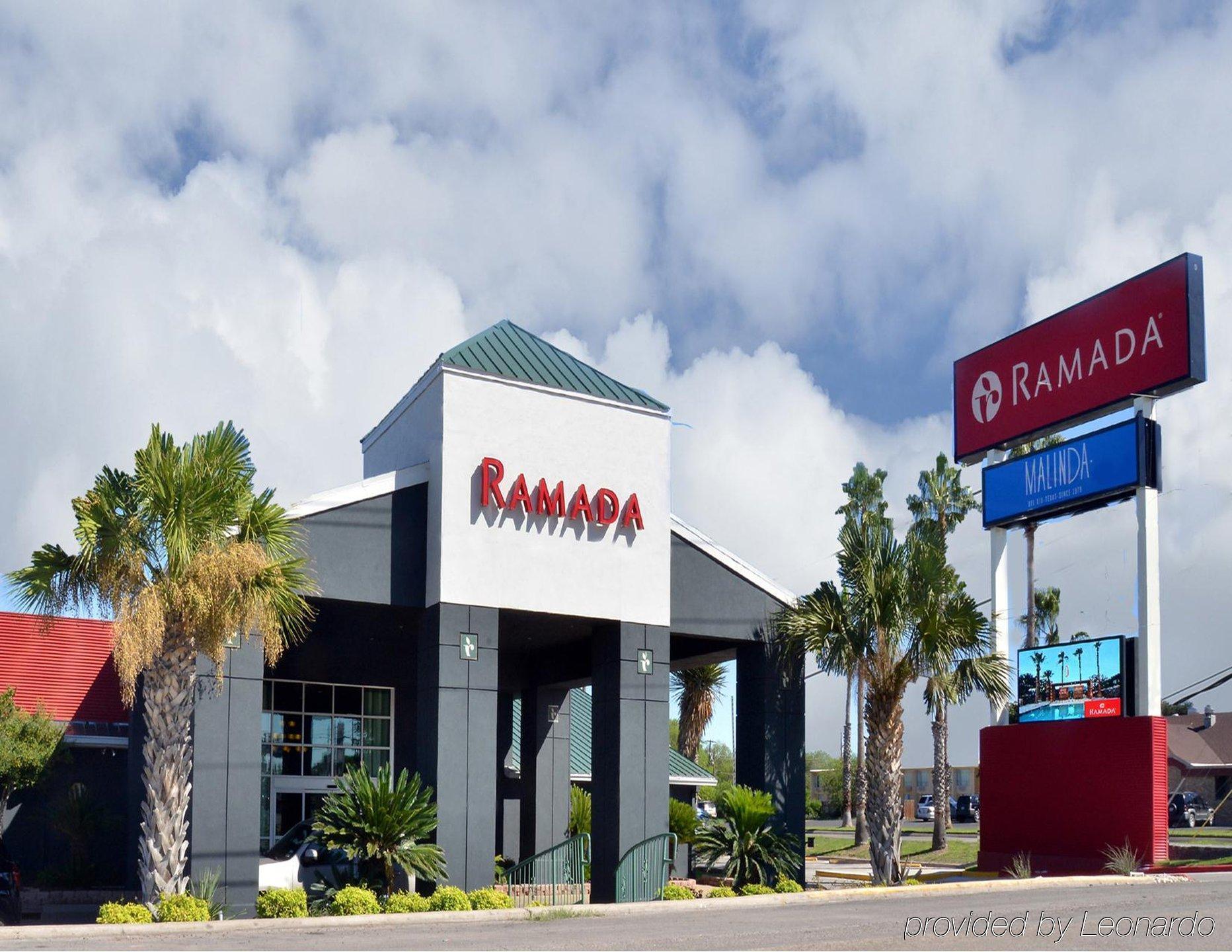 Отель Ramada By Wyndham Дель-Рио Экстерьер фото
